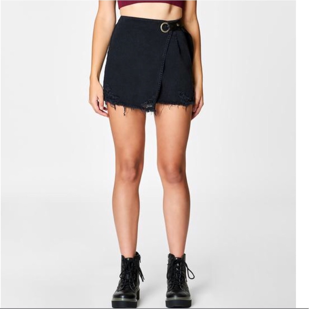 CARMAR NWT LF Black Wrap Skirt Frayed Hem 4 6